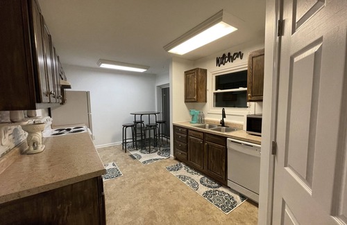 Bedford House | Serene Ranch in a Tranquil Neighborhood - Guest Rated 9.8