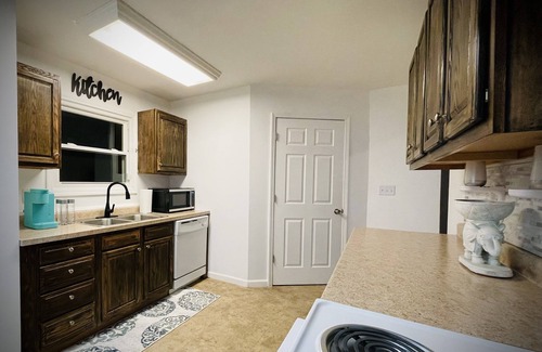 Bedford House | Serene Ranch in a Tranquil Neighborhood - Guest Rated 9.8