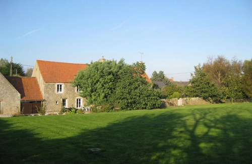 Gatteville-le-Phare Cottage | Charming renovated stable 2BR, terrace, pets OK