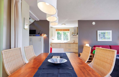 Haren House | Beautiful Lakehouse with Garden & Watersports Nearby