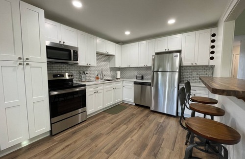 Augusta House | Lovely Remodeled Home Near Golf and Medical District