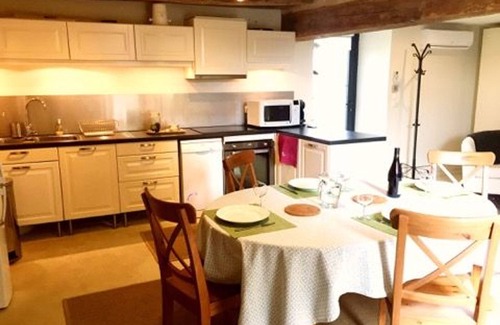 Beaune-la-Rolande Cottage | Cozy Gite Beaune-la-Rolande with Spa and Family Amenities