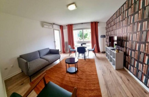 Le Port sous la Lune Apartment | Renovated T2 in Nogent-sur-Marne with Kitchen Amenities