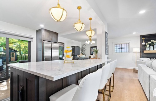 Zionsville House | Charming renovated 2-bedroom home w/study- .5 miles to The Village of Zionsville