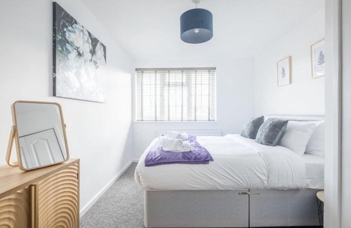 Cherry Hinton House | Welcoming Renovated Family Home with Child-Friendly Amenities