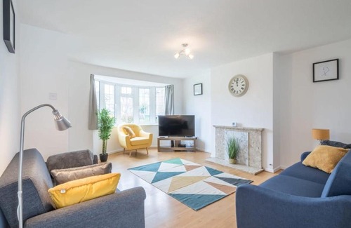 Cherry Hinton House | Welcoming Renovated Family Home with Child-Friendly Amenities