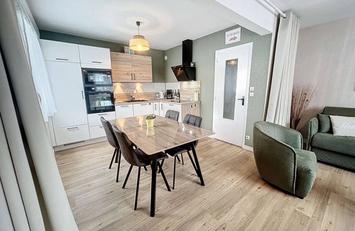 Jullouville-les-Pins Apartment | Oceanfront Apartment Jullouville for 4 - Family Friendly Stay