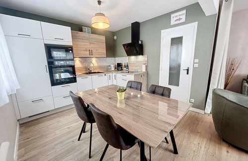 Jullouville-les-Pins Apartment | Oceanfront Apartment Jullouville for 4 - Family Friendly Stay