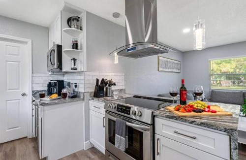 Brandon House | Renovated Home Near Tampa with Family & Pet-Friendly Amenities