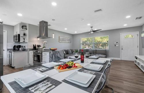 Brandon House | Renovated Home Near Tampa with Family & Pet-Friendly Amenities