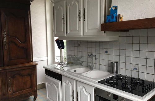 Dhuizon Cottage | Beautiful Gite Dhuizon: Family-Friendly with Spa & Kitchen