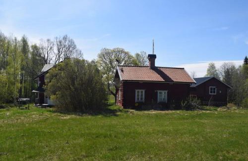 Ludvika House | Rustic Renovated Seventeenth Century Cottage for Families