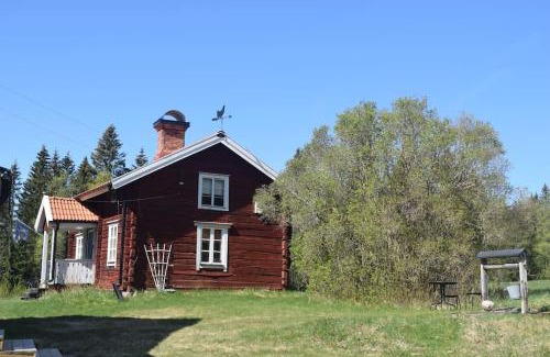 Ludvika House | Rustic Renovated Seventeenth Century Cottage for Families