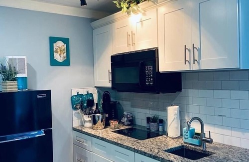 Egypt Lake-Leto Apartment | Top-Rated Rental Unit with Private Entrance and Kitchen