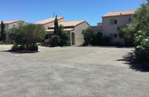 Mouries House | Lovely Rental with Pool Access in the Scenic Alpilles