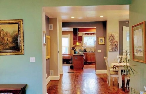 Fort Atkinson House | Exceptional 1891 House with Breakfast & Family-Friendly Amenities