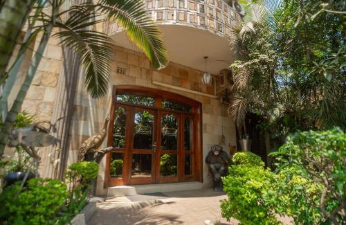 Lubumbashi Cabin | Charming Retreat and Free Breakfast