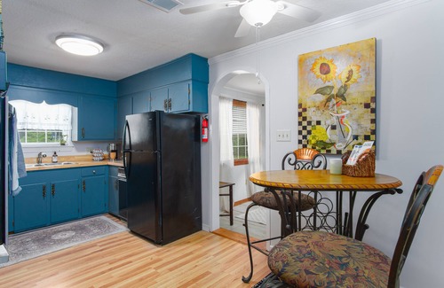 Hattiesburg House | Cozy Retreat with Hot Tub Near Downtown and Southern Miss