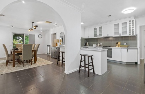Wendouree Villa | Charming Retreat for Families Near Lake Wendouree