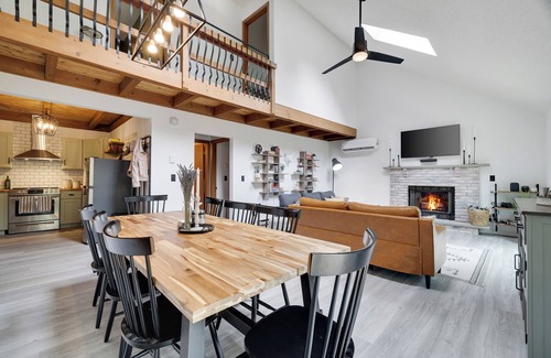 Hamlin Ski Chalet | Exceptional Hideout Retreat with Lake View & Spa Amenities