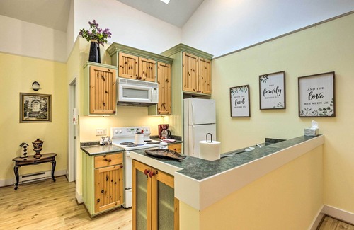 Frankfort Apartment | Relaxing Retreat Steps From Downtown Frankfort & Beaches