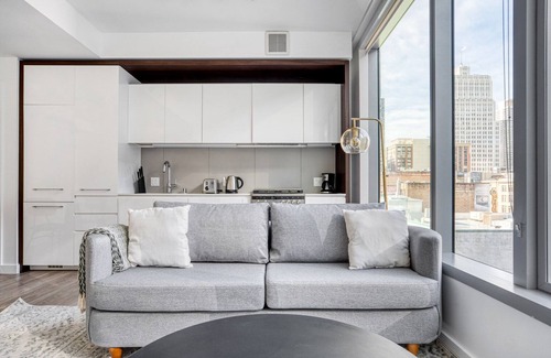 South Beach Apartment | Cozy Rincon Hill 1BR with Gym, Pool & Pet-Friendly Options
