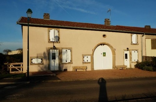 Lironcourt Cottage | Cozy Gite Lironcourt: 2 Bedroom Retreat with Great Amenities