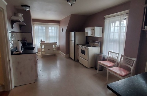 Finesville Apartment | Discover a 2-Bedroom Riverview Apartment with Top Amenities