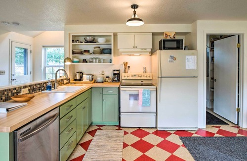 Rockaway Beach Cottage | Oceanfront Rockaway Beach House with Spa & Family Amenities