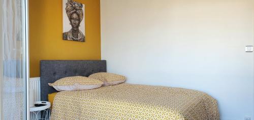 Vitry-sur-Seine Bed & Breakfast | Cozy Room with Shared Spaces Near Paris - Great Amenities