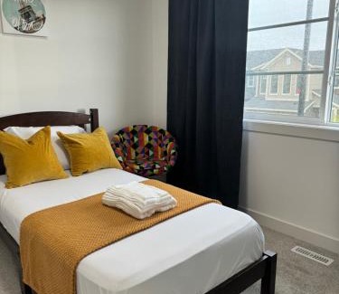 Airdrie House | Charming room with amenities