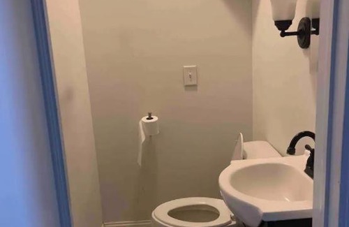 Roselle House | Cozy Room with Half Private Bathroom for Family Getaways