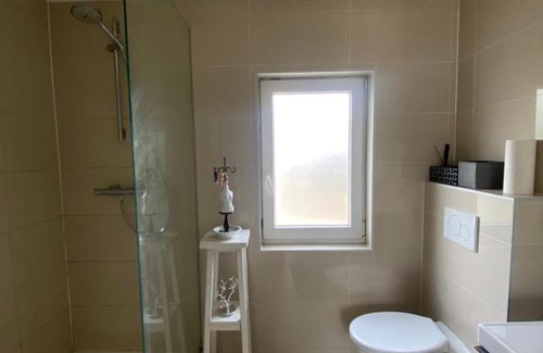 Sint-Martens-Latem Bed & Breakfast | Cozy Rooms in a Serene Green Space, Pet and Child Friendly