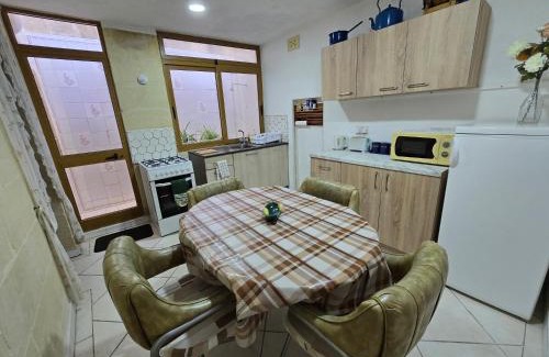 Ggantija Apartment | Rustic Getaway in Xaghra, Gozo - Pet & Child Friendly