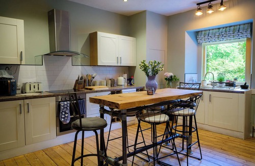 Blairgowrie House | Rustic Garden Cottage: Pet-Friendly & Family-Ready Retreat