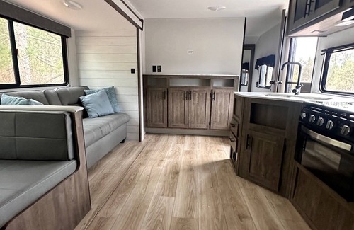 Necedah House | Charming RV Camper Rental Near Lake Petenwell: Your Perfect Camping Getaway!