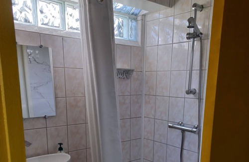 Brantome-en-Perigord Apartment | Quiet Suite Near Top Sightseeing - Family-Friendly Stay