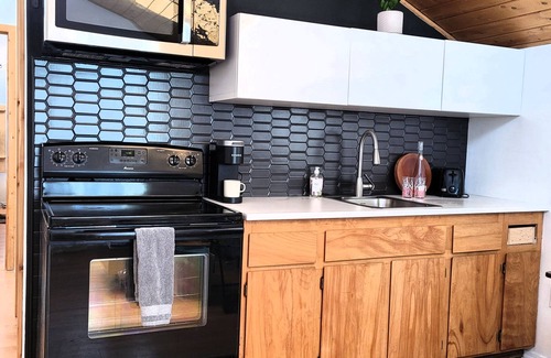 Monument House | Stylish Scandi Loft - Family-Friendly Retreat with a 9.2 Rating
