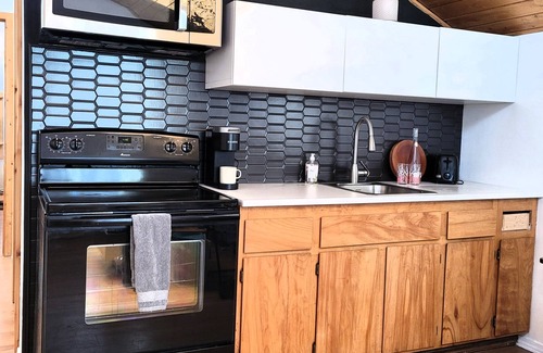 Monument House | Stylish Scandi Loft - Family-Friendly Retreat with a 9.2 Rating