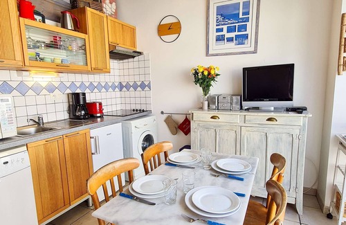 La Couarde-sur-Mer House | Seaside Retreat with Garden & Ocean View - Pet Friendly