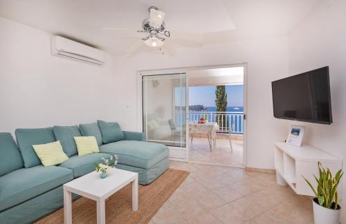 Lozica Apartment | Beautiful Seafront Retreat at Villa Mara - Guest Rated 9.4