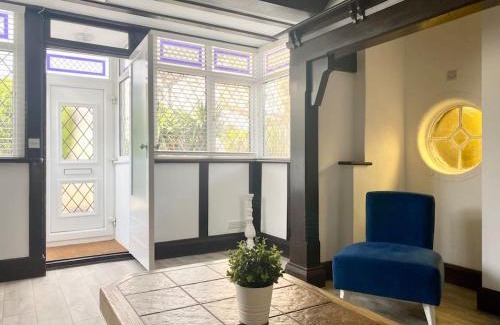 Leigh-on-Sea House | Cozy Seaside Cottage in Leigh-on-Sea, Pet-Friendly Awaits