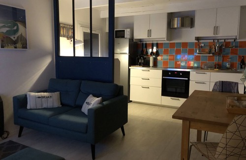 Plozevet House | Charming seaside fisherman's cottage with garden