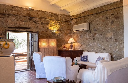 Sant'Ambrogio Villa | Charming see front villa with pool