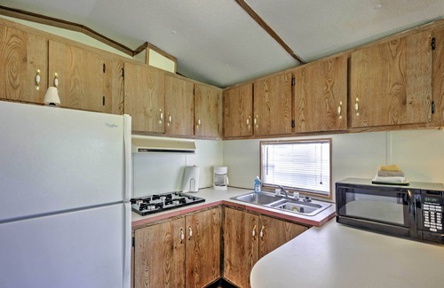 Silver Springs Cabin | Forest View Silver Springs Cabin with Spa and Breakfast