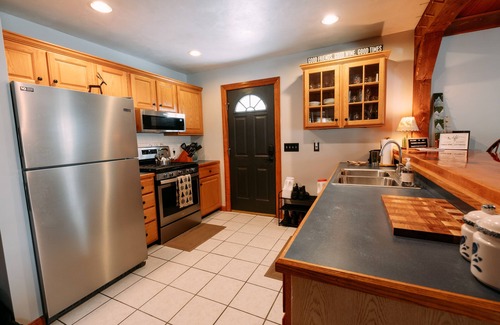 Newark Ski Chalet | Cozy Ski Chalet in Vermont's Northeast Kingdom - 10/10 Rated!