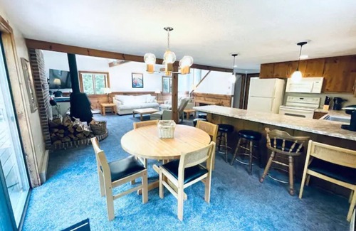 Intervale House | Guest Rated 10/10: Skyline House in N. Conway, Attitash