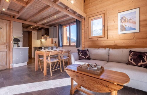 Les Bossons Ski Chalet | Cozy Chalet with Spectacular Aiguille du Midi Views