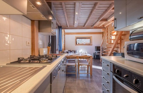 Les Bossons Ski Chalet | Cozy Chalet with Spectacular Aiguille du Midi Views
