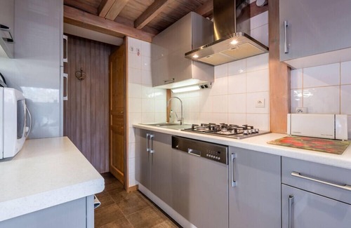 Les Bossons Ski Chalet | Cozy Chalet with Spectacular Aiguille du Midi Views